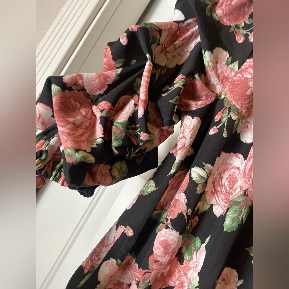 CeCe~Black/Pink RoseFloral~Off Shoulder~Tiered Sleeve~Hemline Tie~Blouse~Size L - Picture 14 of 15